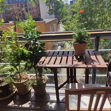 Διαμέρισμα Bright, Charming With Balcony *