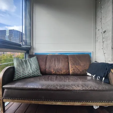 Apartment Bright, Charming With Balcony